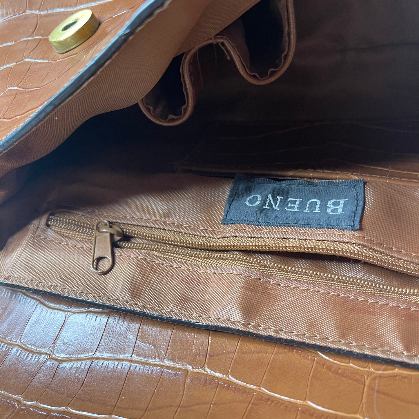 Y2K Baguette Bag Brown Faux Leather with Gold Hardware