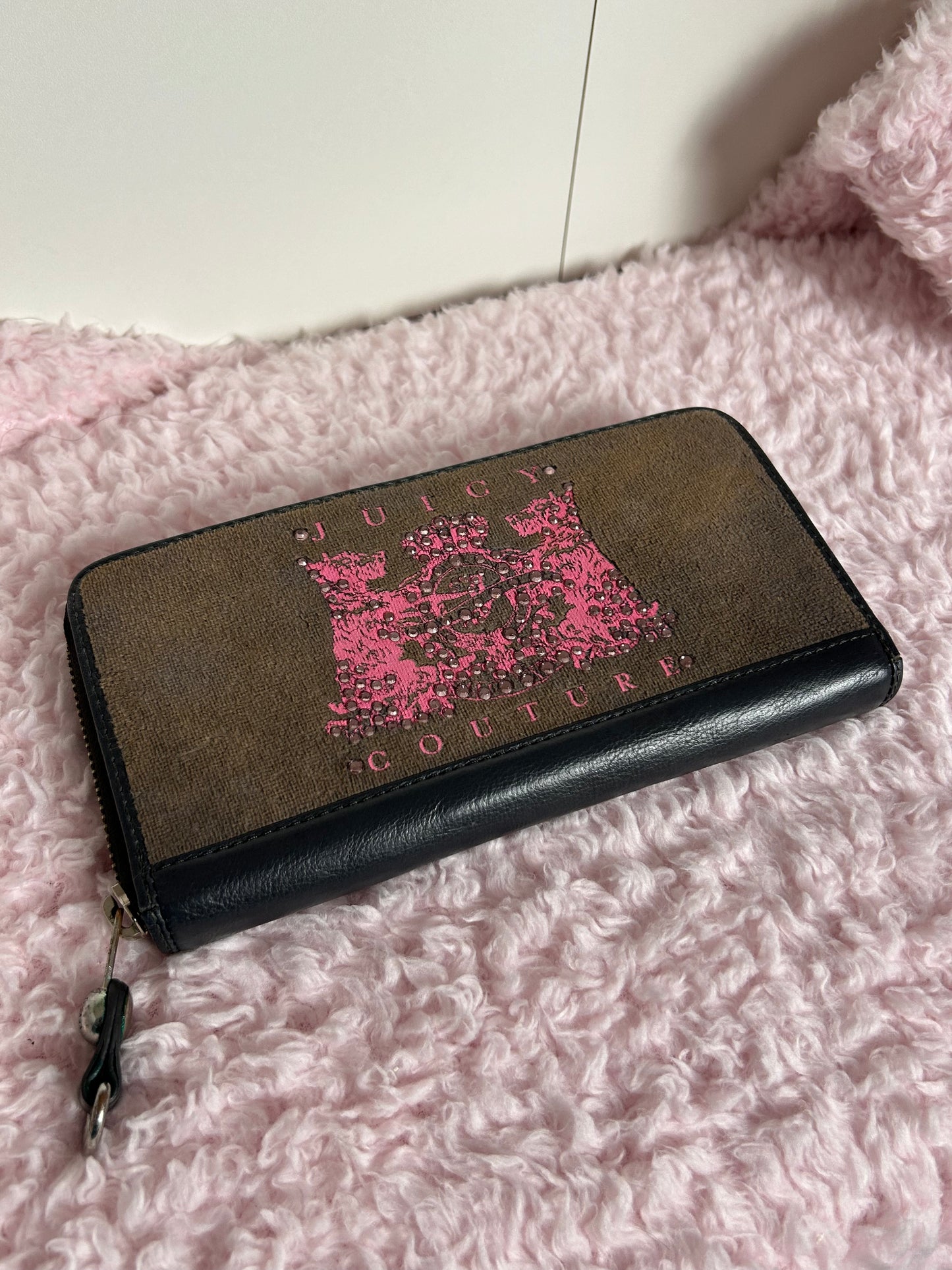 Vintage Juicy Couture Pink and Grey Scottie Rhinestone Zip Wallet