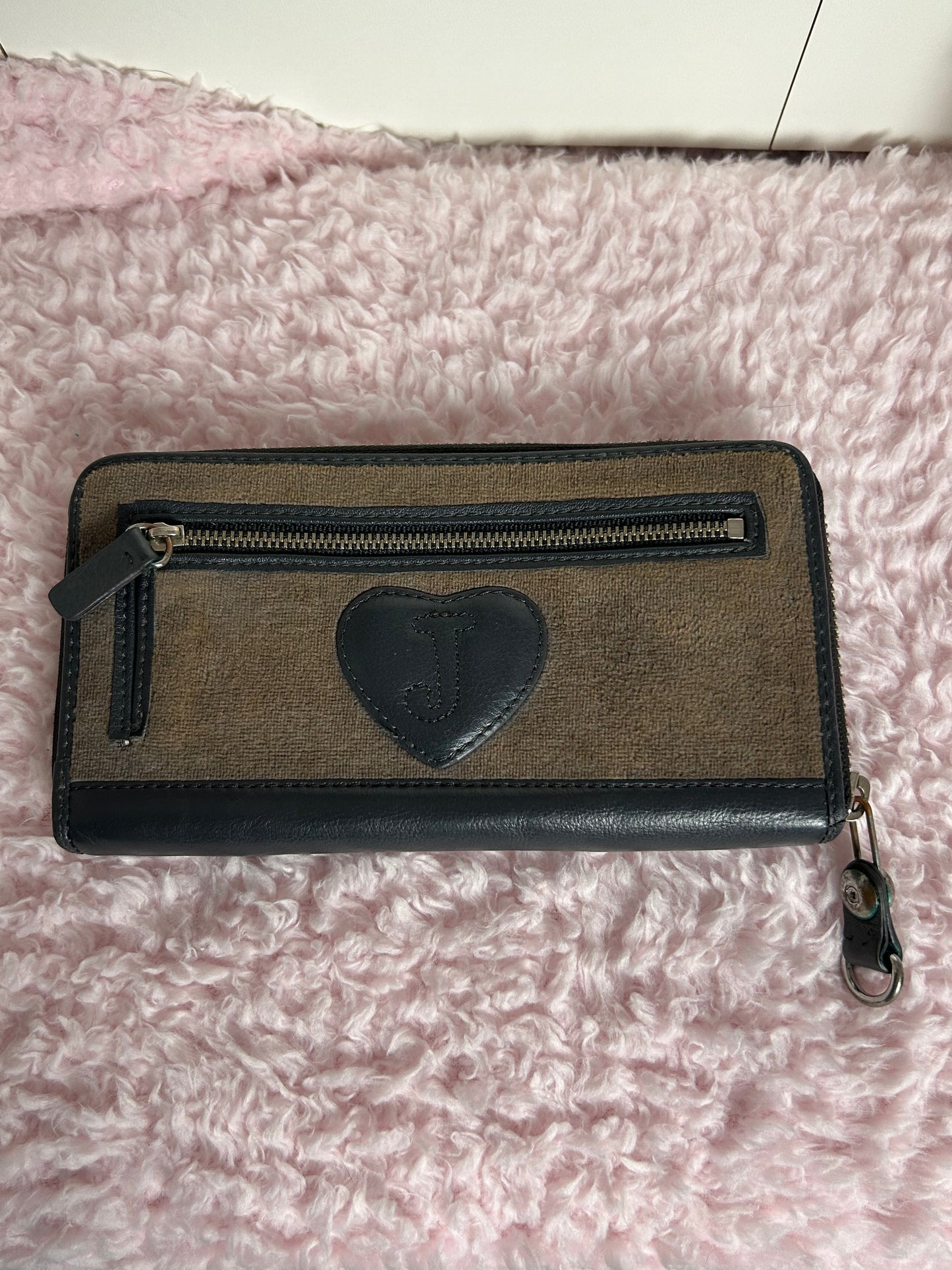 Vintage Juicy Couture Pink and Grey Scottie Rhinestone Zip Wallet