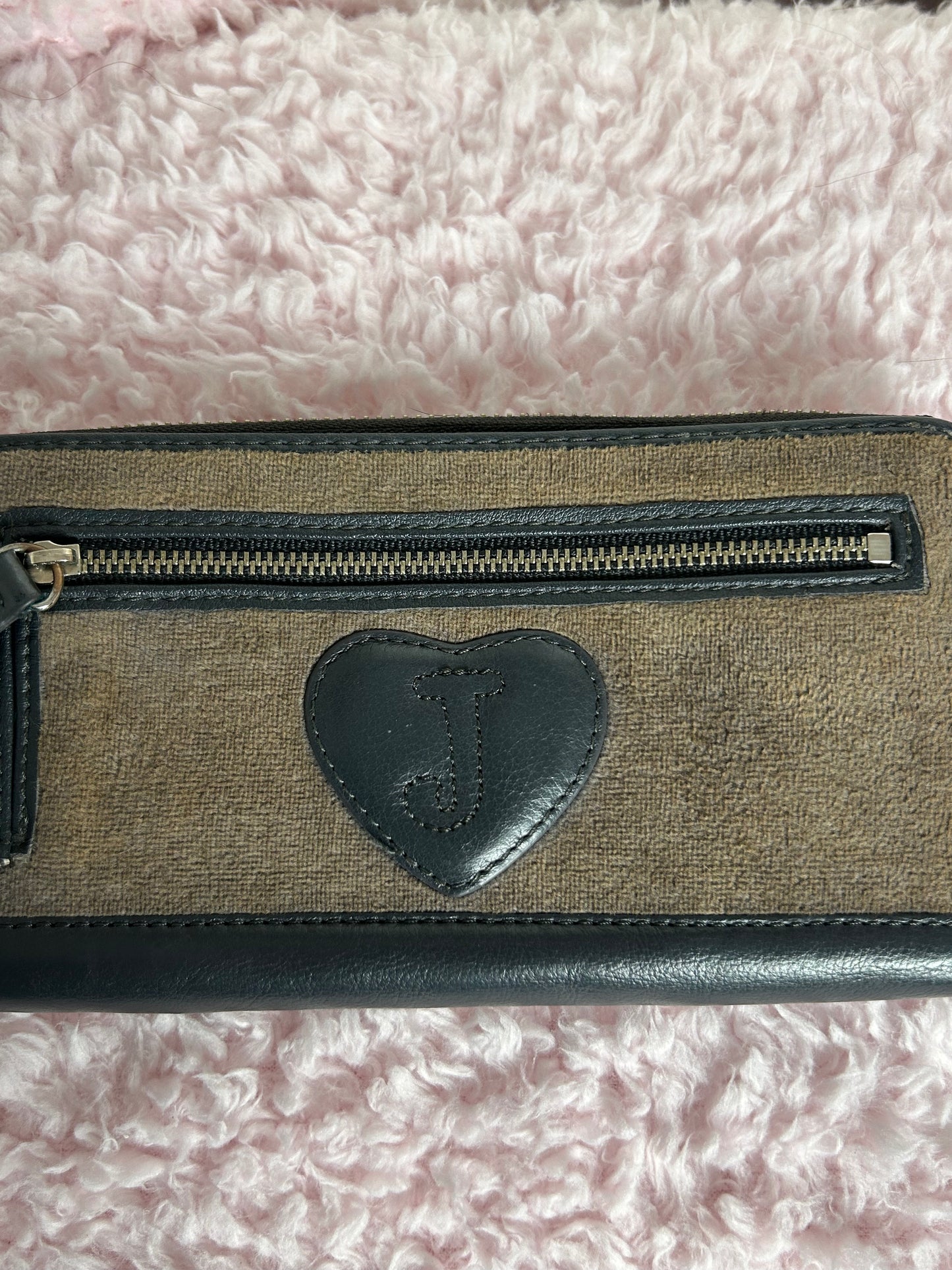 Vintage Juicy Couture Pink and Grey Scottie Rhinestone Zip Wallet