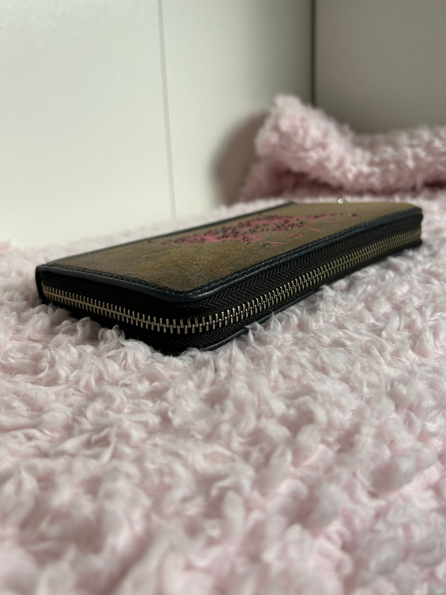 Vintage Juicy Couture Pink and Grey Scottie Rhinestone Zip Wallet