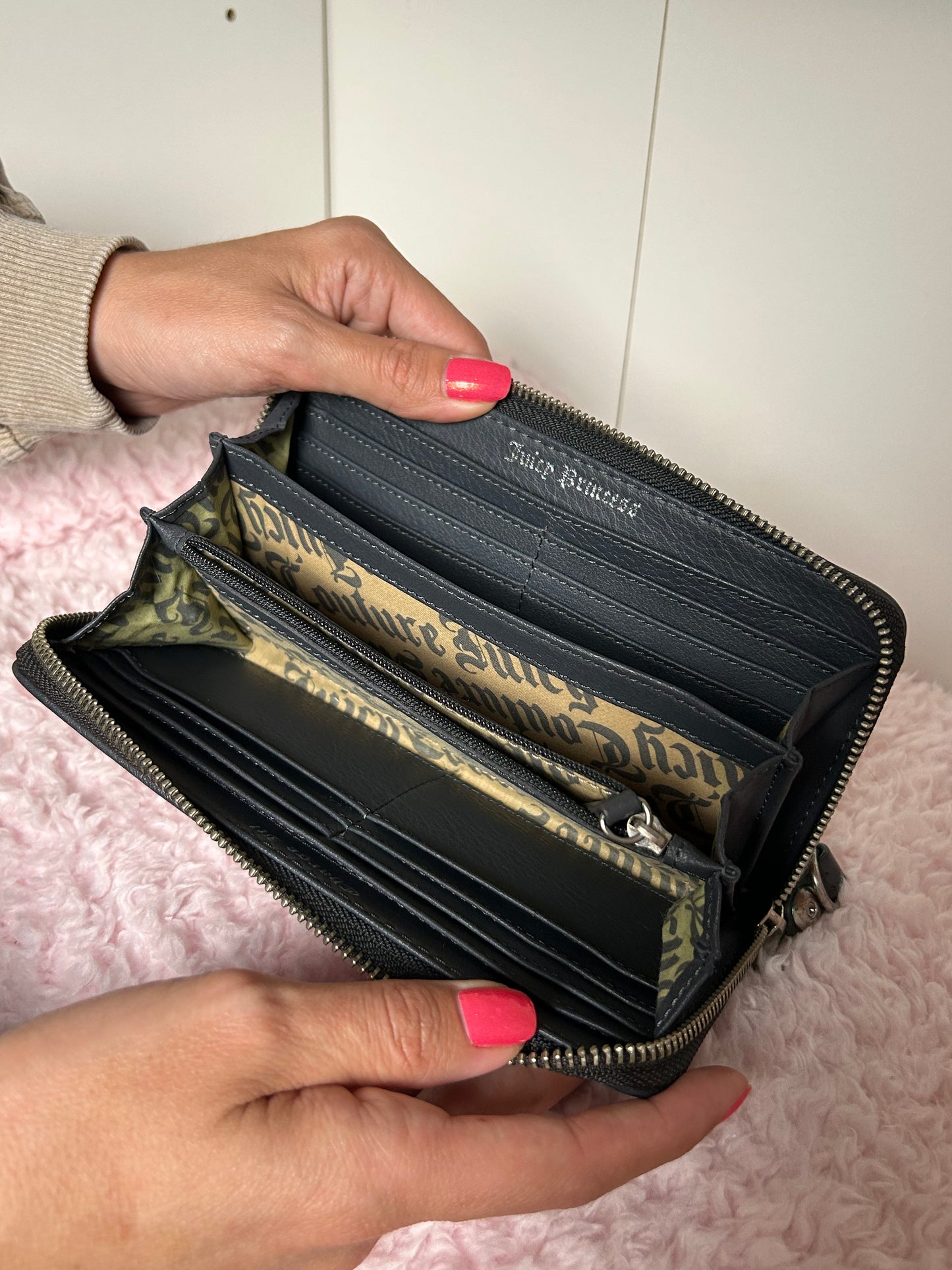 Vintage Juicy Couture Pink and Grey Scottie Rhinestone Zip Wallet